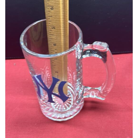New York Yankees - Drinking Glass Mug. - Picture 7 of 7